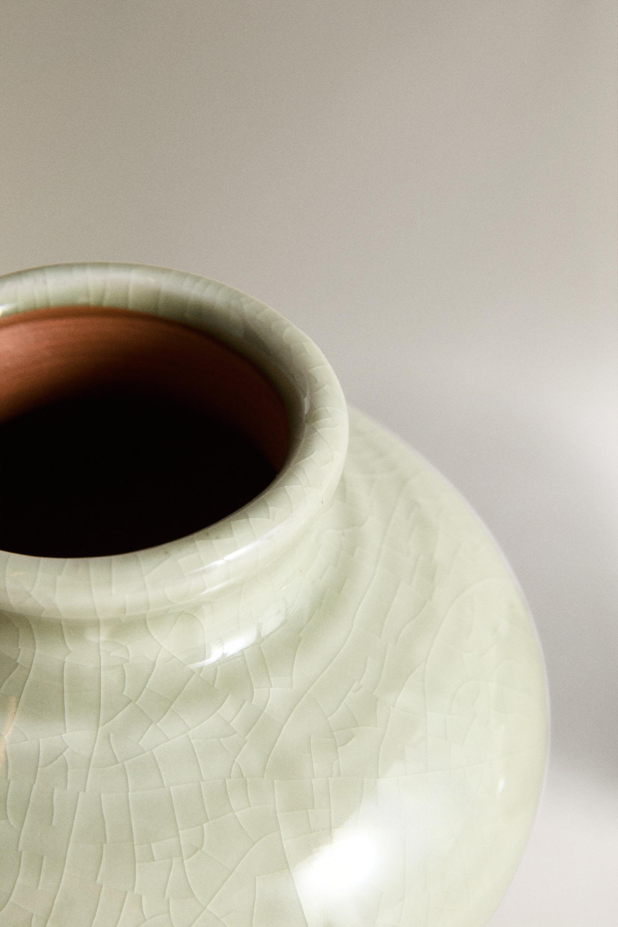 SMALL TERRACOTTA VASE